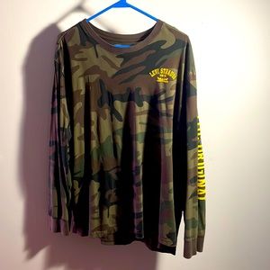 Levi’s Camo Long Sleeve